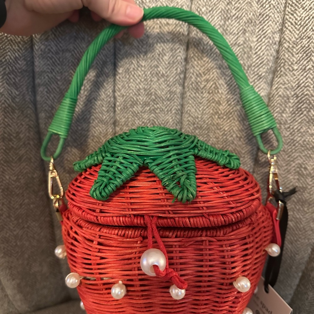 🍓 Kate Spade Strawberry Wicker Mini Bag 🍓 - Picture 5 of 11